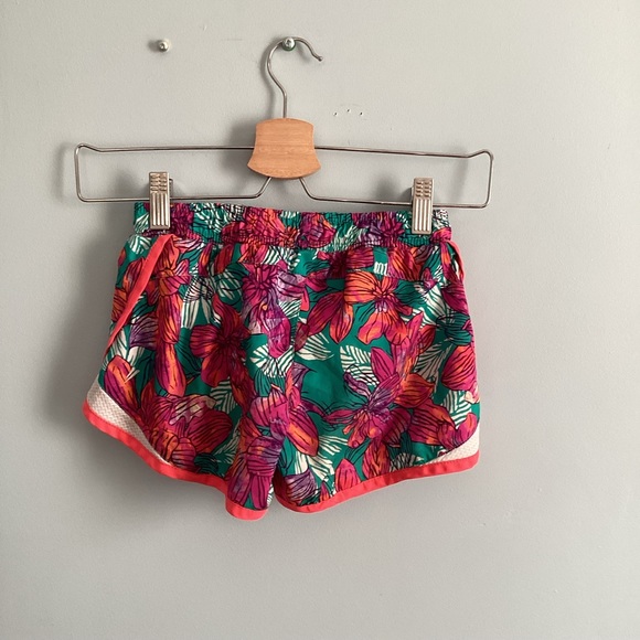 Kid’s Old Navy Activewear Shorts - Picture 2 of 3